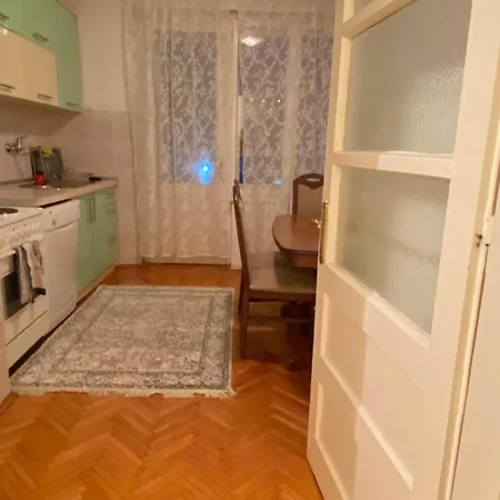 Pozoriste 아파트